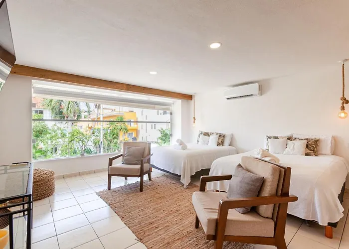 Ocean Plaza By Zama Homes Apartment