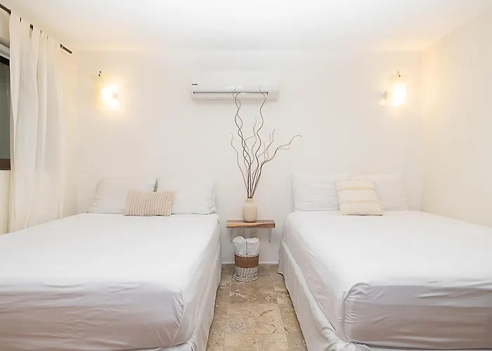 Ocean Plaza By Zama Homes Apartment